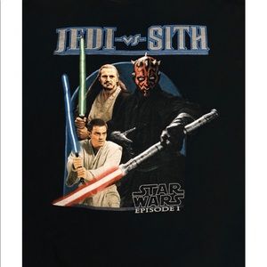 Authentic Starwars  “Jedi Vs Sith” T-shirt. 🔥